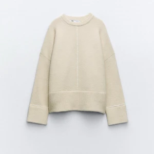 Stickad Tröja - Säljer denna stickade tröja från Zara, endast använd några gånger❤️skriv för egna bilder