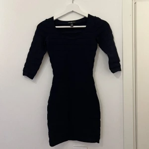 Mörkblå miniklänning  - Fin miniklänning från Mango🫶