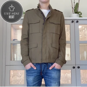 Field jacka  - Tja, säljer nu denna sjukt feta field jackan i stl M! Hör av dig vid frågor eller funderingar eller för fler bilder!