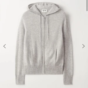 Soft Goat zip up  - Kollar intresset på denna jättesnygga kashmir zip up hoodien från soft goat💘💘skriv privat för fler bilder, nypris 2495kr🐆pris kan diskuteras 