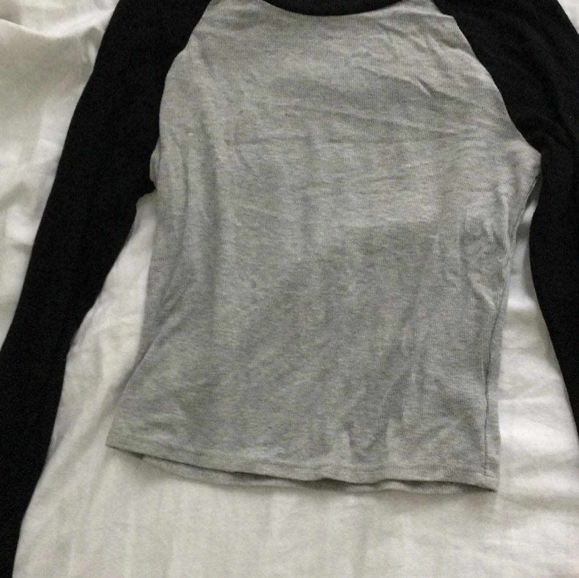 Grå & svart top