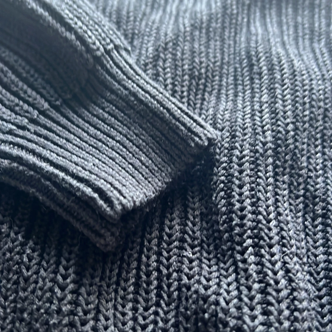 Svart stickad kofta  - 90