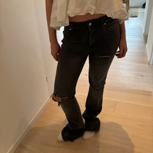Jeans  - Grå jeans från zara i storlek 36💕💕