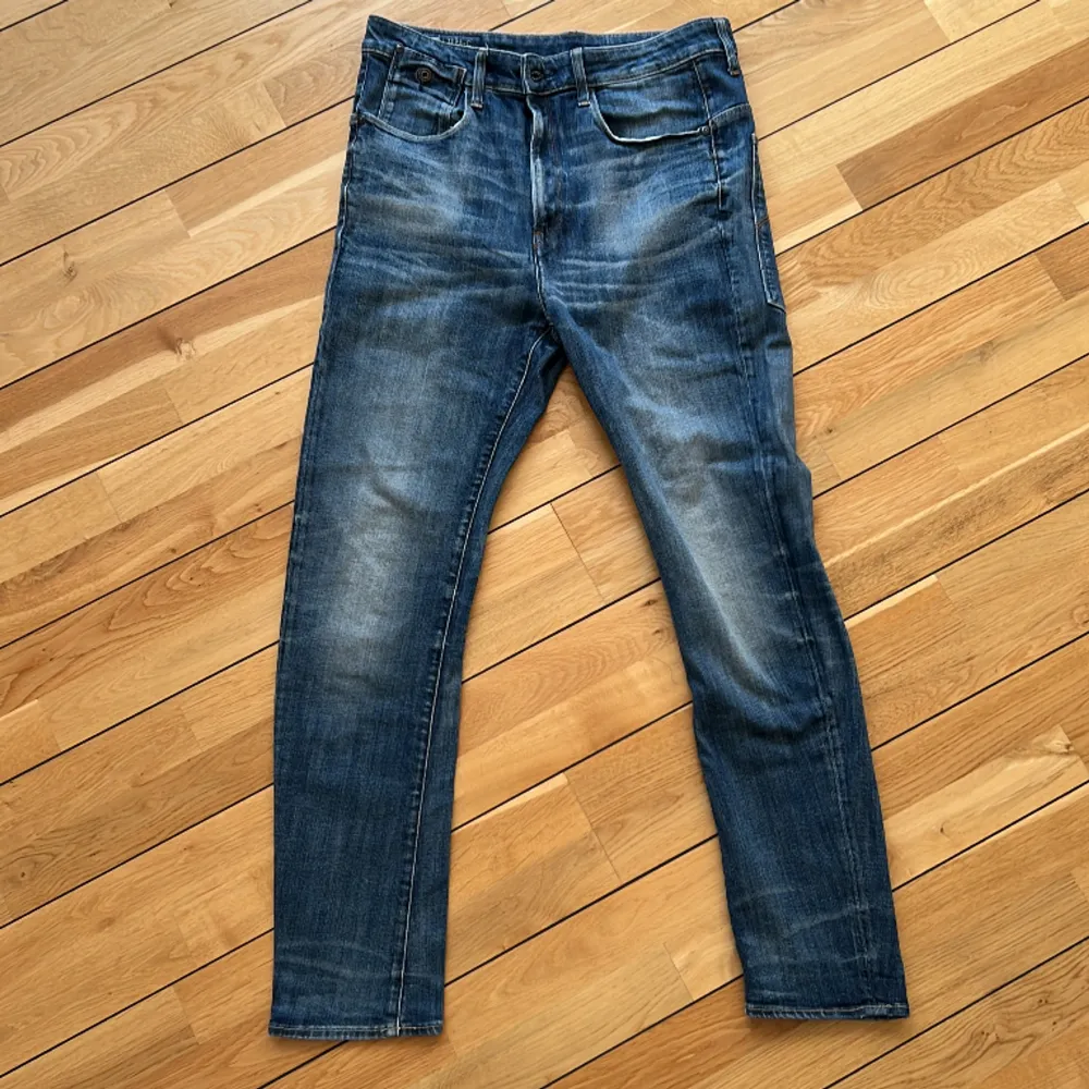 Ett par snygga jeans ifrån G-Star modell Type-C 3D Slim  Passar 180-185 cm . Jeans & Byxor.