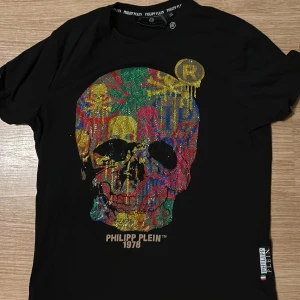 Philipp plein tshirt  - Helt ny Philipp plein tshirt med många olika färger på storlek XXL passar de som har Xl eller en stor L 