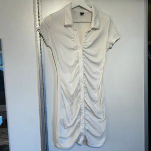 KLÄNNING - Använd max 2/3 gånger 🩷