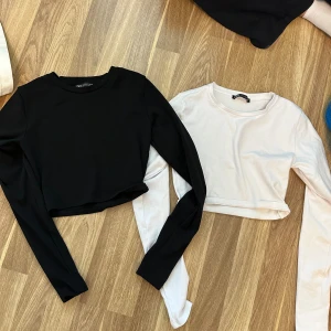 Crop tops - Två super snygga croptops säljs helst i par men funkar som styck också  M men sitter mer som S