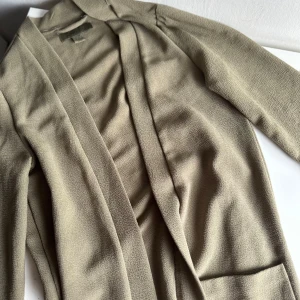 Amisu kardigan grön - Storlek S