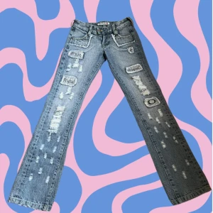Super coola jeans - Super fina jeans ifrån Original ado Storlek 26 skulle säga det de är i xs Skriv för mått❤️ 