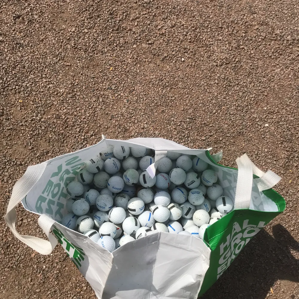 Begagnade golfbollar i bra skick. Kan köpas upp till 370 bollar. Skriv för att diskutera priset och antalet bollar🤗. Övrigt.