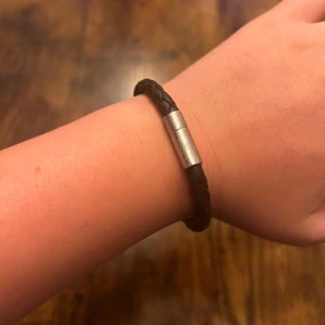 Armband - Är vi väldigt bra skick och väldigt fint nu till sommaren ordinarie pris 800kr
