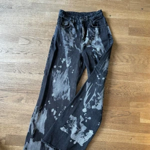 Baggy Jeans - endaste använda ett fåtal gånger!