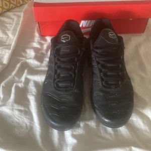 Svarta Nike Tn  - Passar bra passar dock inte min klädstil längre 