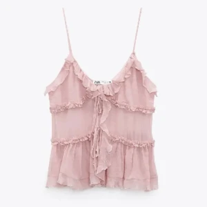 Zara topp - Super fin topp från zara💕Endast använd 1 gång så den är i bra skick! Storlek XS men går att justera så passar även större storlekar 💕ordinarie pris 399kr 