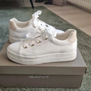 Gant skor  - Ett par gant skor som är i bra skick,använt ett få tag gånger.jätte fina skor 