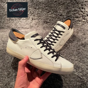 Philippe Model  - Tjena! Säljer nu dessa tvär feta Philippe Model! | Skick 9/10 | Nypris 4000, mitt pris 2099 ✅ | Storlek 43, passar 43-44 | Hör av dig vid minsta fråga eller fundering, hjälper gärna till!  