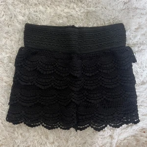Spetsshorts sb - midjemått: 30cm rakt över 💓