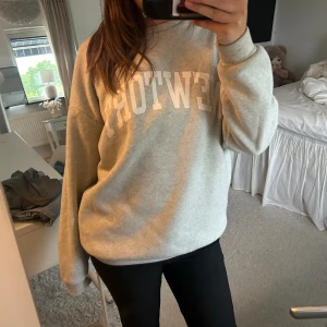 Grå sweatshirt  - Mysig grå sweatshirt! 