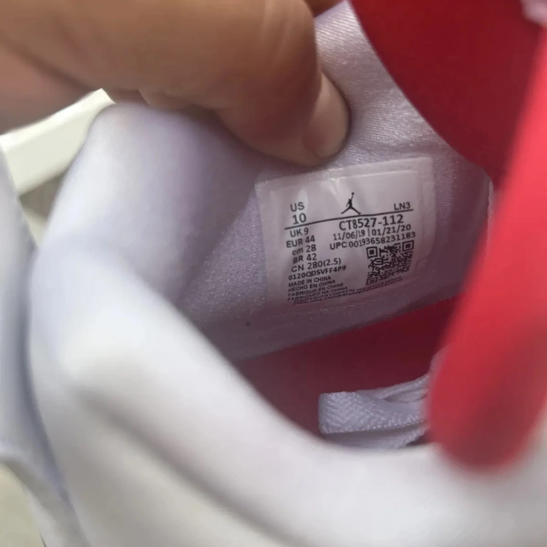 2 Jordan 4s Metallic - 91