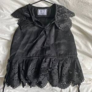 Festtopp - Så fin fest-topp från & other stories, sparsamt använd💕🫶🏼 Slriv för fler bilder