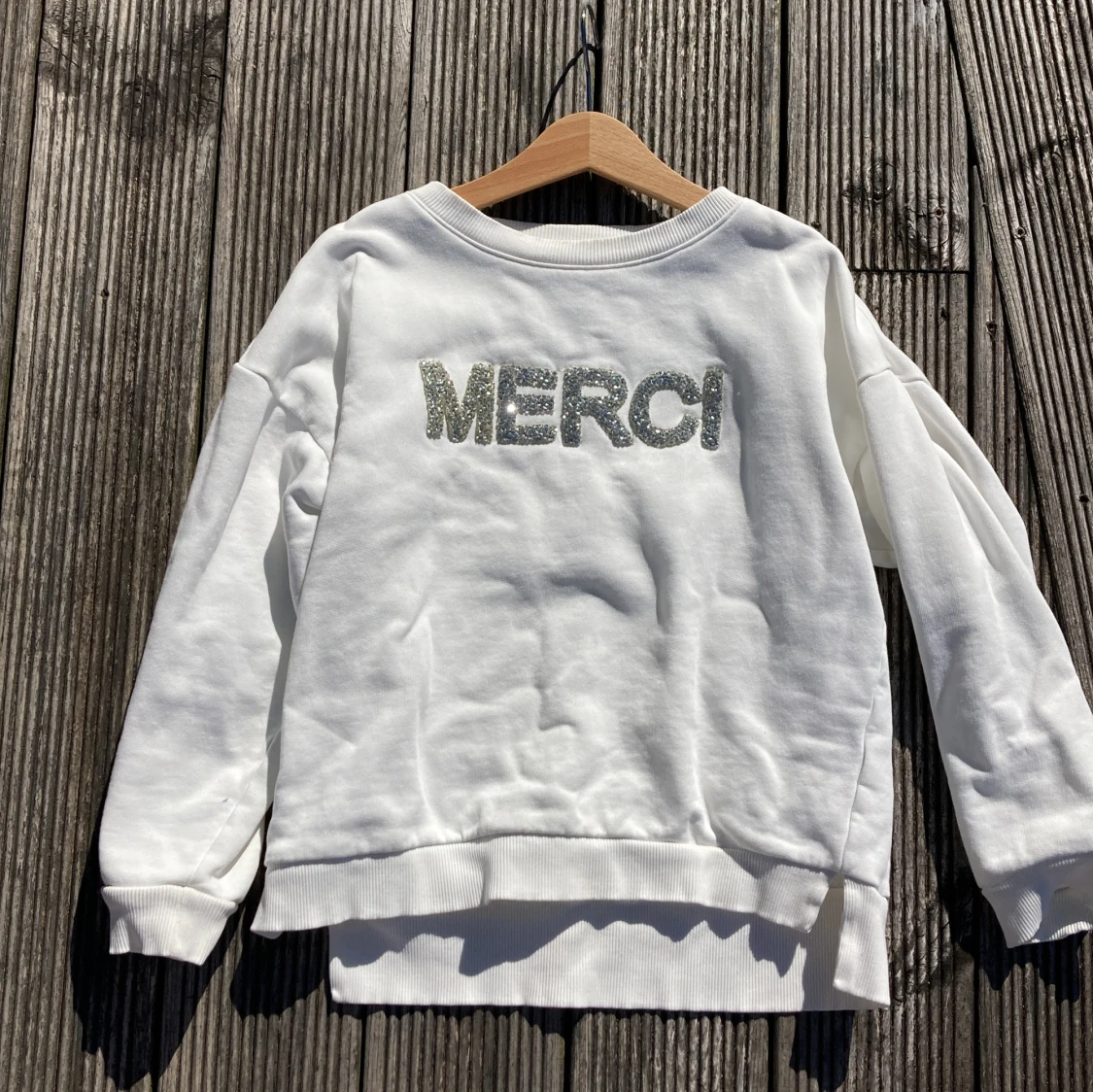 Långärmad offwhite tröja