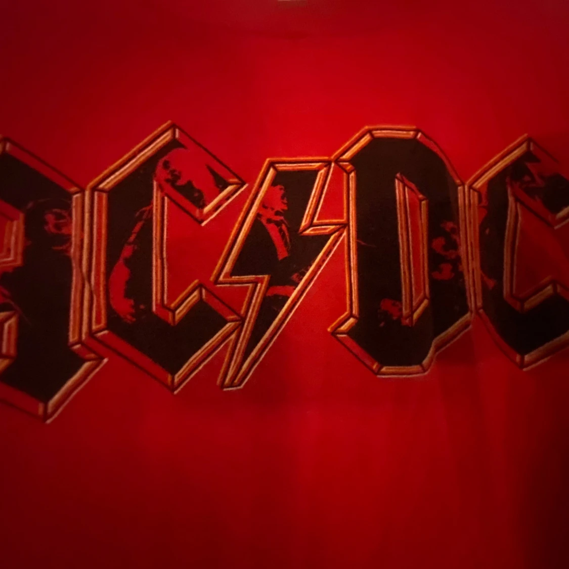 Röd Acdc tröja❤️⚡️ - 90