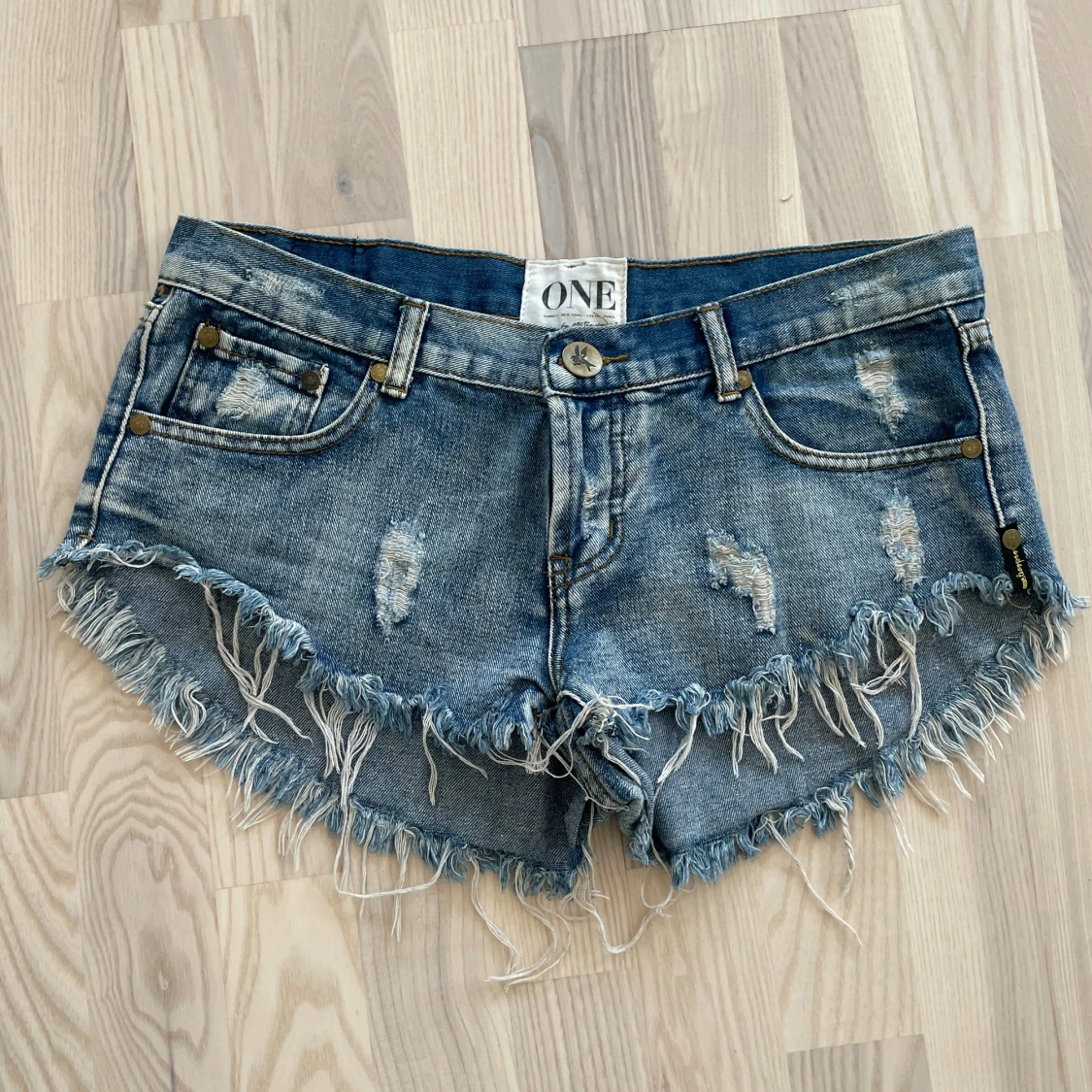 One teaspoon shorts