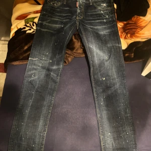 Dsquared2 jeans - Modellen heter ”cool guy” och dessa är i helt nytt skick.