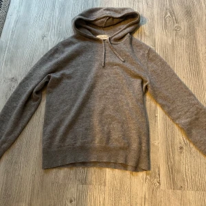 Sayless Kashmir tröja - Jag använder inte tröjan för den är för liten och är snålt använt! 8/10 skick