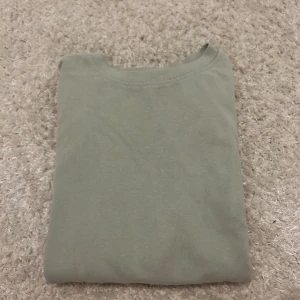 Sweatshirt - Grön sweatshirt från lager 157