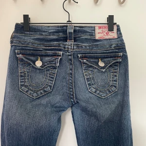 True religion jeans - Superfina low waisted bootcut jeans  från true religion i modellen becky. De är i väldigt gott skick. W.23