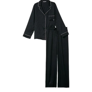 Victoria Secret Pjamas - Knappt använd! Super söt och mysig💓 Super bra skick🫶