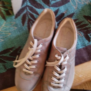 Ecco  - Damskor lite slitna 