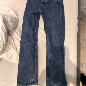 Ett par schyssta jeans som jag säljer för att jag ej använt på ett tag.