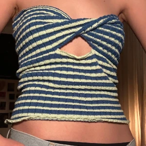 Tube topp  - Somrig stickad tube top 