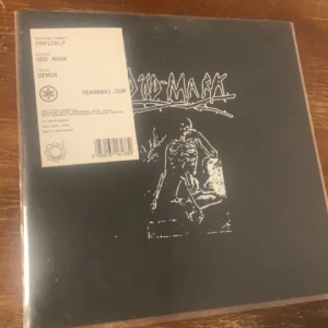 Död mark vinyl - Demos De är en 1 of 1000 kopior Bra skick, plast e kvar och skivan är inte repad