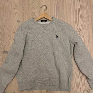 Polo Ralph Lauren sweatshirt i storlek s.  Skick 10/10