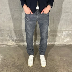 Levis jeans 511 - Storlek w32 l34 passar inte mig riktigt bra skick nypris 1100