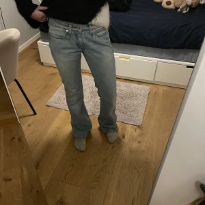 Jeans - Så snygga bootcut jeans, lowwaist!💗Från Tommy Hilfiger, väldigt bra skick!!