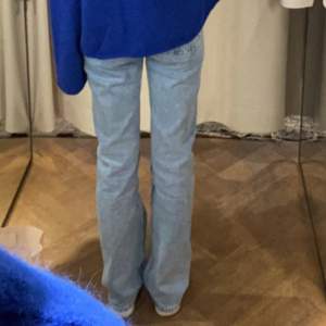 Jätte fina ljusblå jeans storlek 25/34 använder tyvärr inte längre  :( pris 200kr