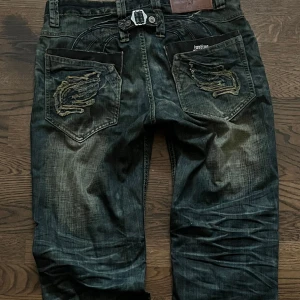 Y2k byxor  - Säljer dessa snygga jeans eftersom dem inte passar mig. 