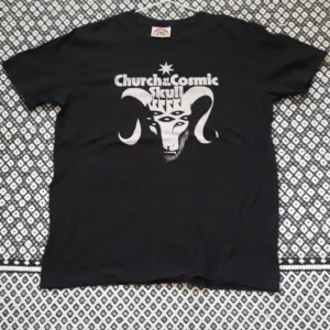 Church of the Cosmic Skull - Band merchandise, super kvalité.