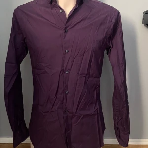 Lila skjorta  - Bra skick!