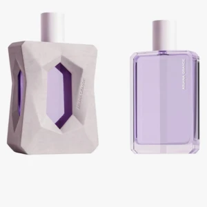 🪩💜👸🏼Ariana Grande God Is A Woman👸🏼💜🪩 - 100ml parfym från Ariana Grande. Nypris: 795kr😬 pris nu: 300kr 🤩. Köpte den för 1 år sedan ungefär och är nästan halv full det är lite mer än så.🪻 Jätte fin förpackning och luktar magiskt.🌺 Har tyvärr för många parfymer så säljer denna🩷