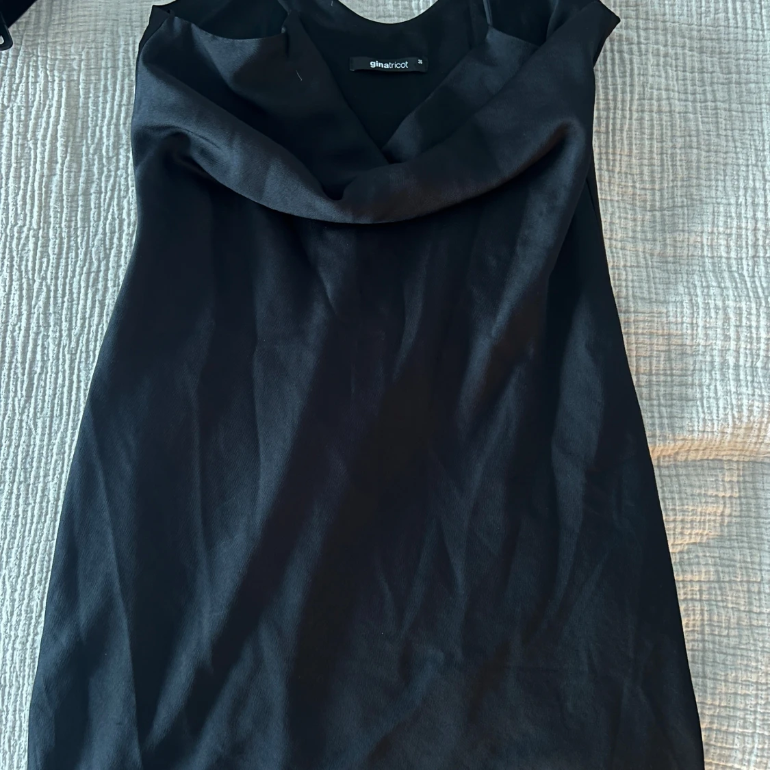 Satin klänning  - 90