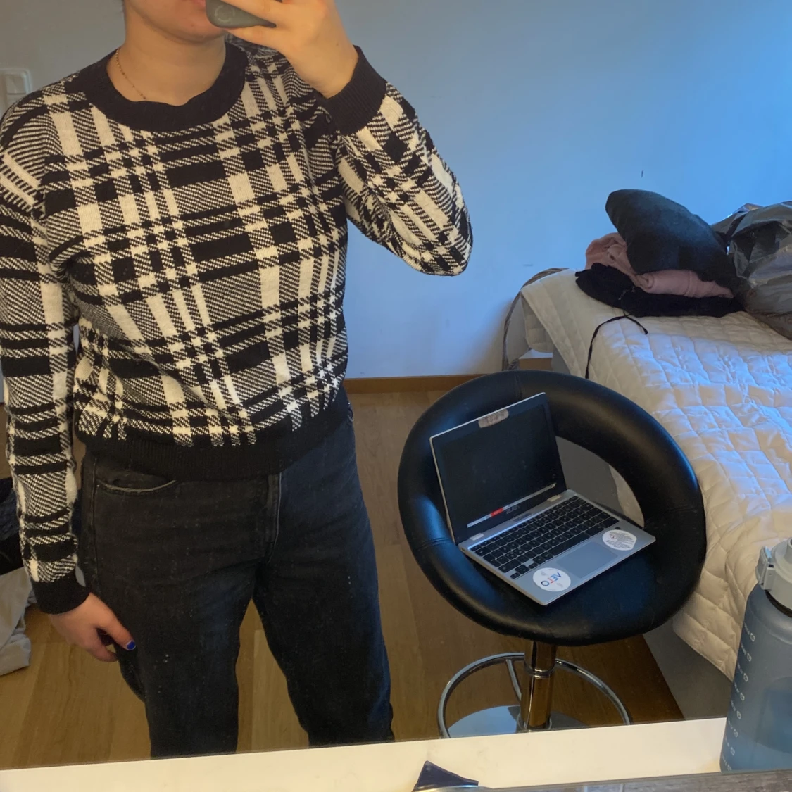 Svart vit rutig tröja - 90