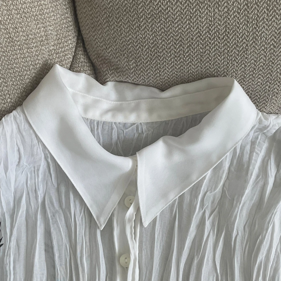 Genomskinlig vit skjorta / blus - 91