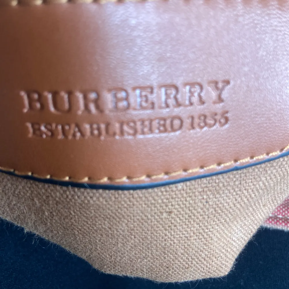 Burberry ryggsäck . Väskor.