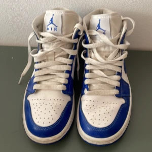 Nike air Jordan Mid - Nya, använda få gånger. 