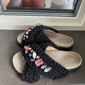 Inuikii sandaler - Säljer mina inuikiis eftersom dem inte kommer till användning längre!!💗